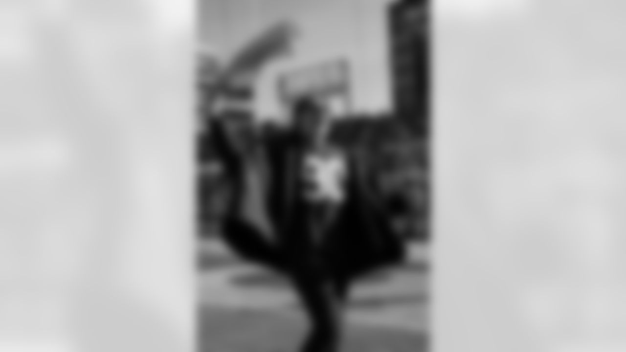 Joe Manganiello led the Terrible Towel Twirl for the Steelers game against the Cleveland Browns in 2024