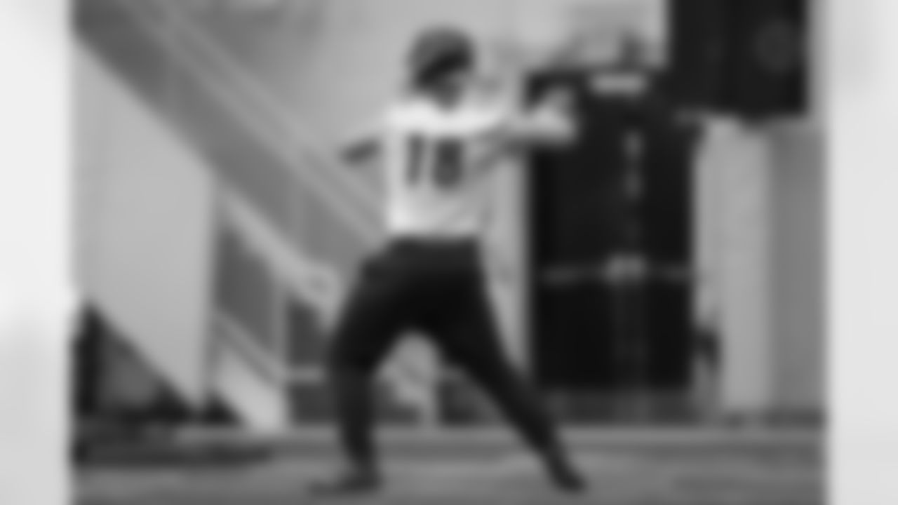 Pittsburgh Steelers quarterback Will Howard (18) during practice at the UPMC Rooney Sports Complex preparing for a Week 14 matchup against the Baltimore Ravens, Thursday, Dec. 4, 2025 in Pittsburgh, PA. (Alysa Rubin / Pittsburgh Steelers)