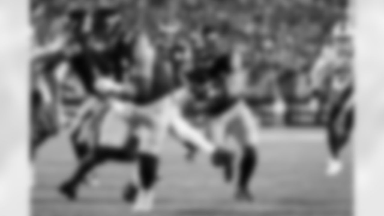 Pittsburgh Steelers running back Jaylen Warren (30) during a regular season game between the Pittsburgh Steelers and the Buffalo Bills, Sunday, Nov. 30, 2025 in Pittsburgh, PA.  (Karl Roser / Pittsburgh Steelers)