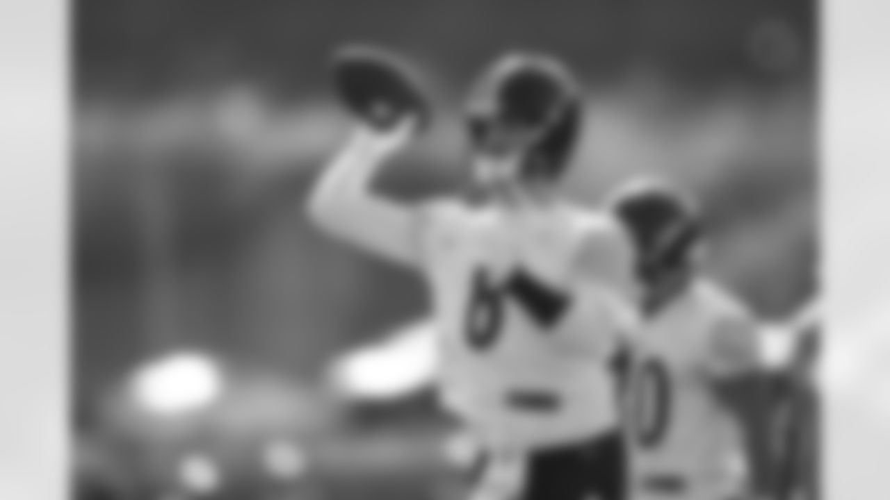 Pittsburgh Steelers quarterback Kenny Pickett (8) during practice at the UPMC Rooney Sports Complex preparing for a Week 11 matchup against the Cleveland Browns, Thursday, Nov. 16, 2023 in Pittsburgh, PA. (Karl Roser / Pittsburgh Steelers)