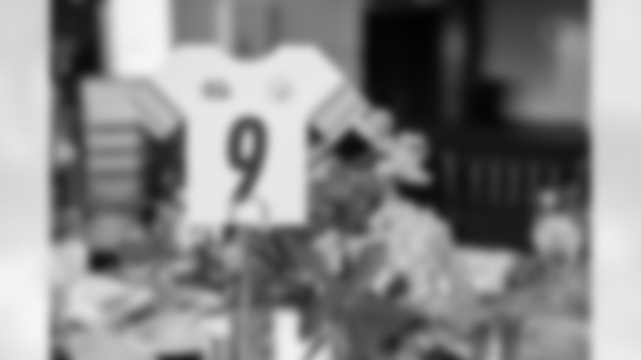 The Pittsburgh Steelers celebrated the 20th anniversary of Super Bowl XL during the Alumni Weekend Dinner at Acrisure Stadium benefitting the UPMC Sports Medicine Concussion Program, Saturday, Nov. 1, 2025 in Pittsburgh, PA. (Alysa Rubin / Pittsburgh Steelers)