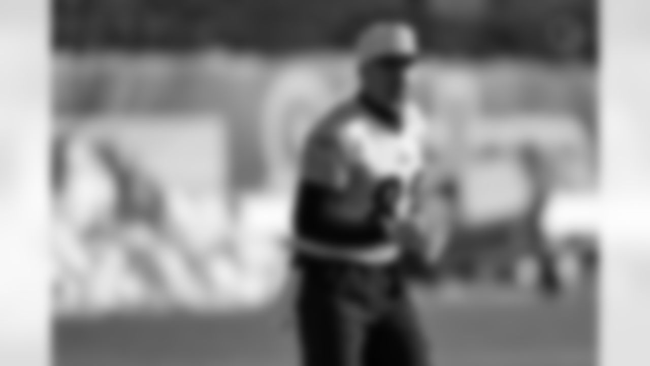 Pittsburgh Steelers wide receiver John Rhys Plumlee (82) during practice at the UPMC Rooney Sports Complex preparing for a Week 16 matchup against the Detroit Lions, Wednesday, Dec. 17, 2025 in Pittsburgh, PA. (Karl Roser / Pittsburgh Steelers)