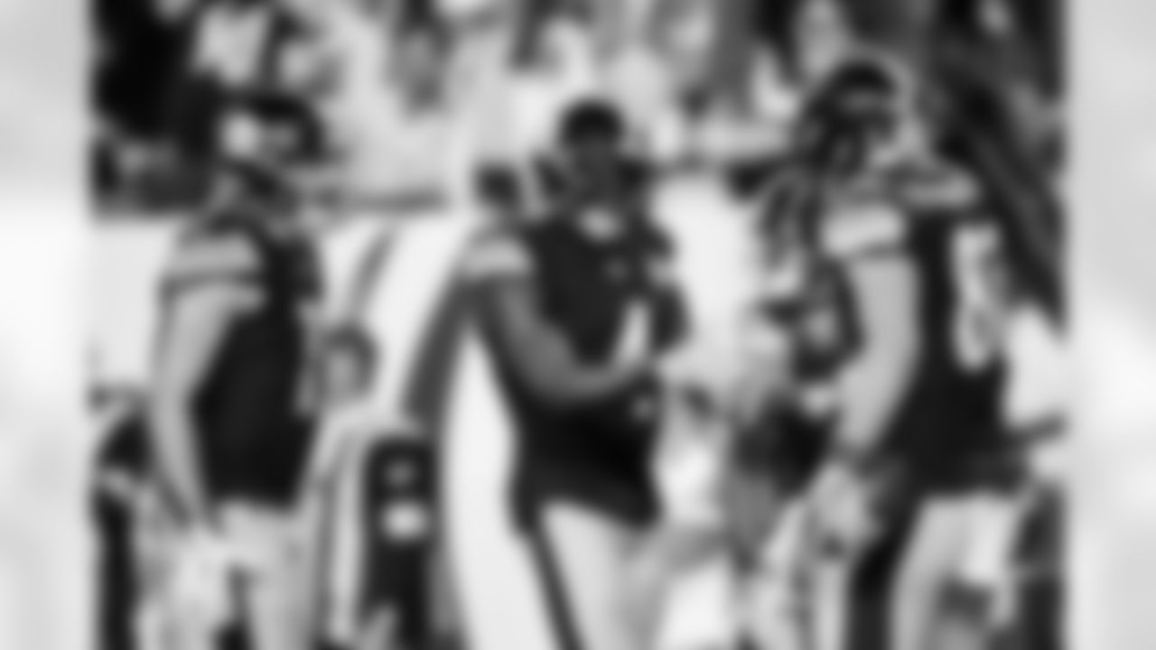 Pittsburgh Steelers wide receiver DK Metcalf (4), tight end Pat Freiermuth (88) and wide receiver Ben Skowronek (15) during a regular season game between the Pittsburgh Steelers and the Cincinnati Bengals, Thursday, Oct. 16, 2025 in Cincinnati, OH. (Alysa Rubin / Pittsburgh Steelers)