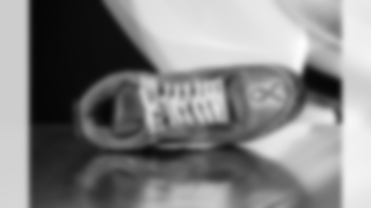 Pittsburgh Steelers defensive end DeMarvin Leal (98) will showcase his custom cleats supporting leukemia awareness during Week 13. (Alysa Rubin / Pittsburgh Steelers)