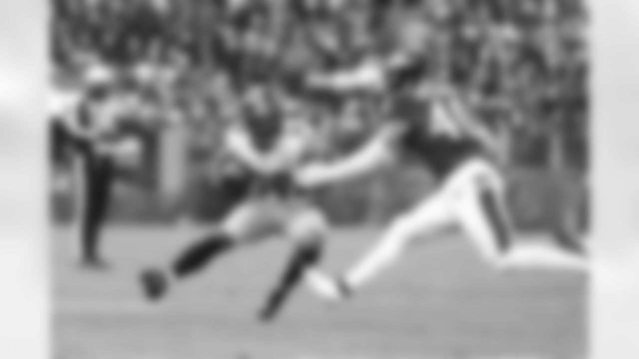 Pittsburgh Steelers running back Jaylen Warren (30) during a regular season game between the Pittsburgh Steelers and the Baltimore Ravens, Sunday, Dec. 7, 2025 in Baltimore, MD. (Jared Wickerham / Pittsburgh Steelers)