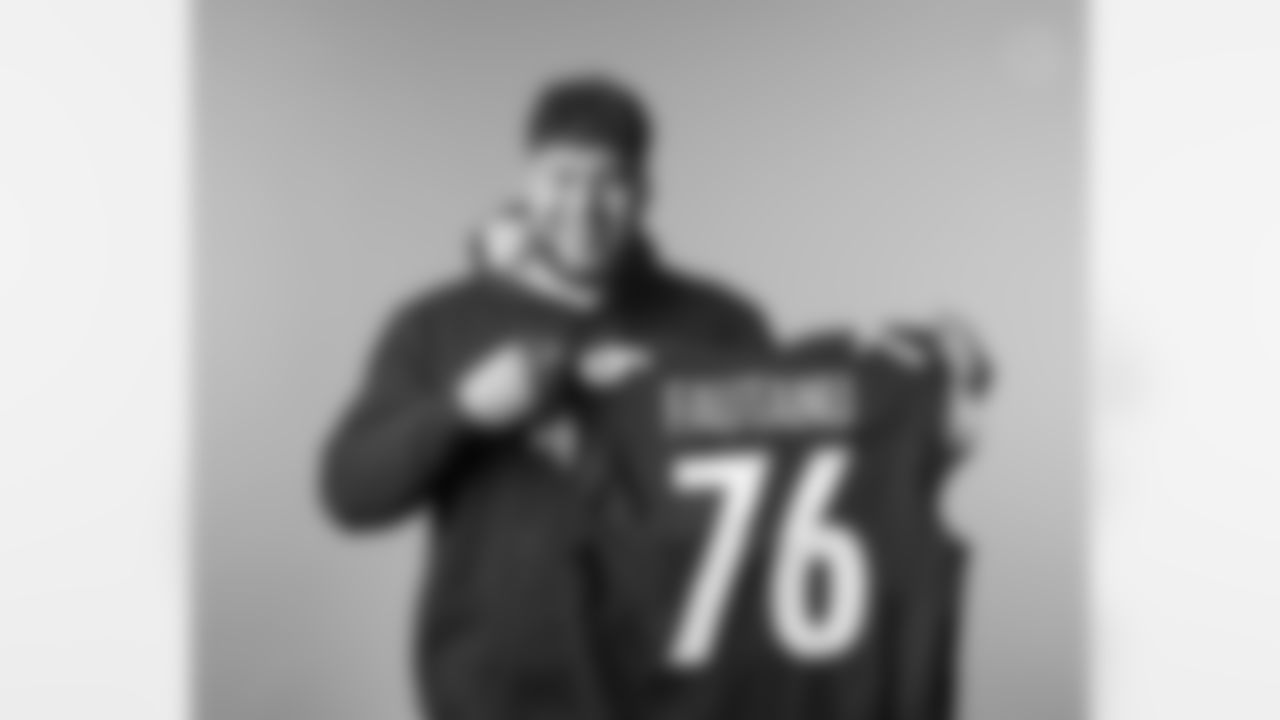 Pittsburgh Steelers first-round pick Pittsburgh Steelers offensive tackle Troy Fautanu (76) poses for a photo following the NFL Draft, Friday, April 26, 2024 in Pittsburgh, PA. (Karl Roser / Pittsburgh Steelers)