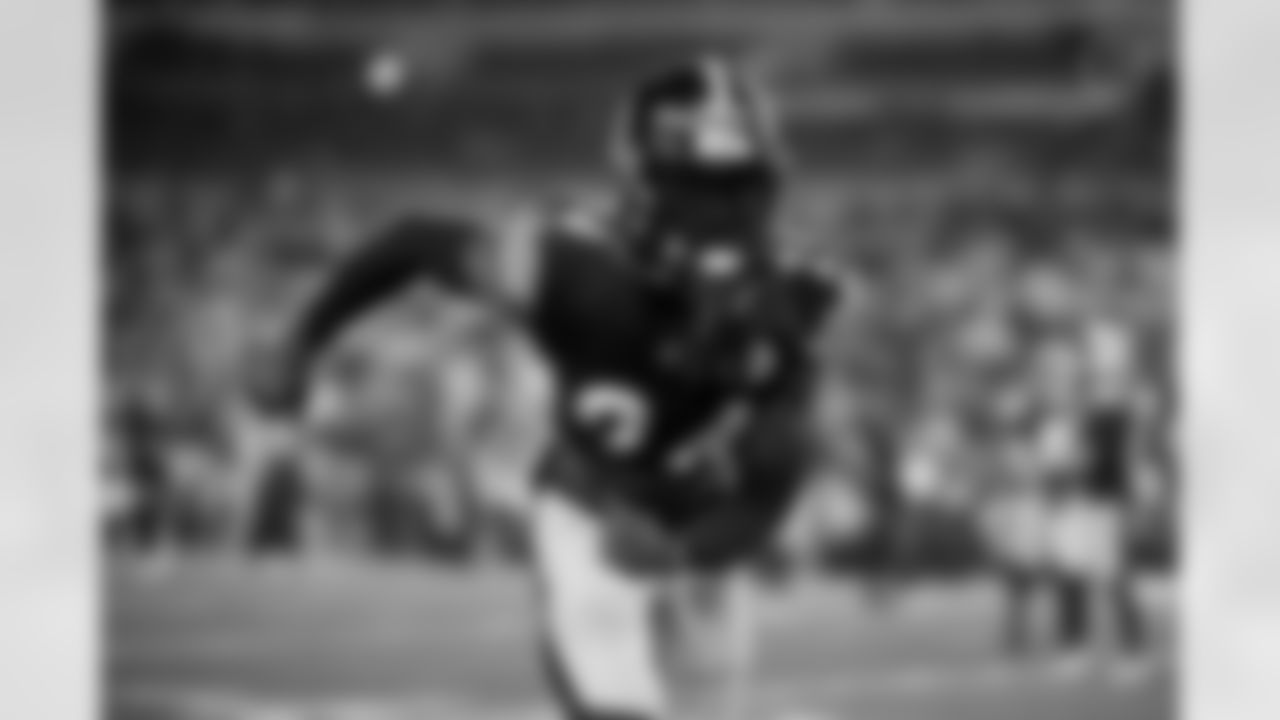 Pittsburgh Steelers cornerback Joey Porter Jr. (24) prior to a regular season game between the Pittsburgh Steelers and the Baltimore Ravens, Sunday, Jan. 4, 2026 in Pittsburgh, PA. The Steelers defeated the Ravens 26-24. (Karl Roser / Pittsburgh Steelers)