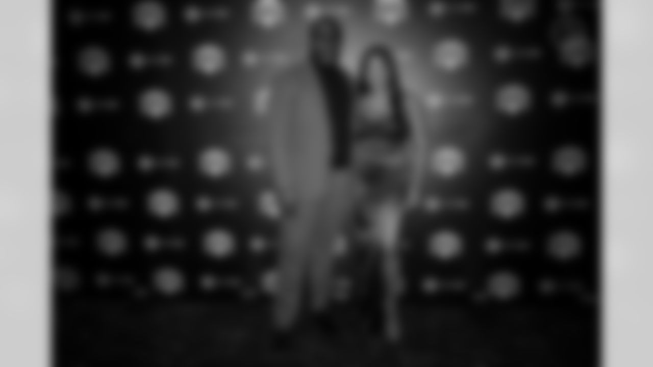 The Pittsburgh Steelers celebrate the 2025 Hall of Honor Class during the Hall of Honor Dinner Ceremony presented by U.S. Steel on Sunday, Dec. 14, 2025 in Pittsburgh, PA. (Alysa Rubin / Pittsburgh Steelers)