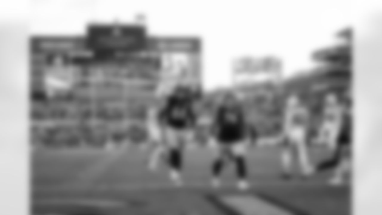 Pittsburgh Steelers offensive tackle Troy Fautanu (76) Pittsburgh Steelers guard Mason McCormick (66) during a regular season game between the Pittsburgh Steelers and the Indianapolis Colts, Sunday, Nov. 2, 2025 in Pittsburgh, PA. (Taylor Ollason / Pittsburgh Steelers)