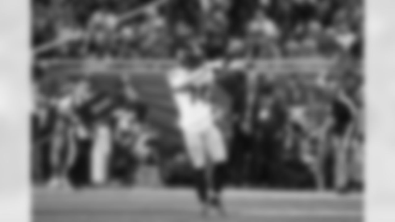 Pittsburgh Steelers running back Kenneth Gainwell (14) during a regular season game between the Pittsburgh Steelers and the Detroit Lions, Sunday, Dec. 21, 2025 in Detroit, MI. (Alysa Rubin / Pittsburgh Steelers)