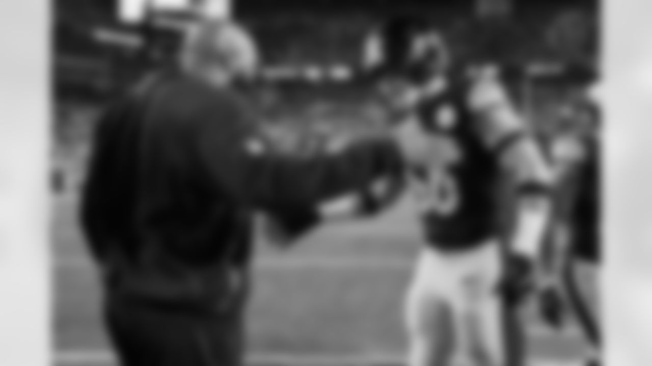 Pittsburgh Steelers linebacker Alex Highsmith (56) during a postseason Wild Card game between the Pittsburgh Steelers and the Houston Texans, Monday, Jan. 12, 2026 in Pittsburgh, PA. (Alysa Rubin / Pittsburgh Steelers)