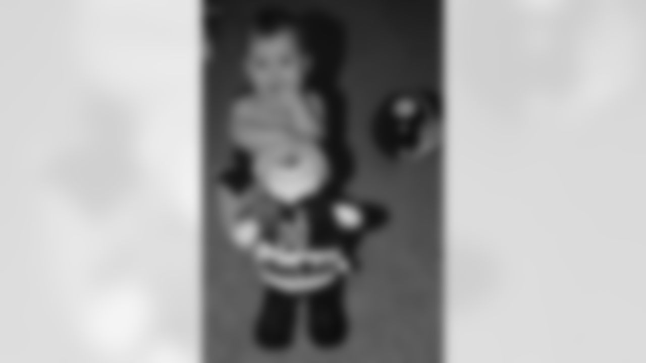SNUTraditions_HereWeGoSigns_Jan112024156PM_DiMichele_Robert_97494590_herewegosteelers.jpg_97494590_herewegosteelers