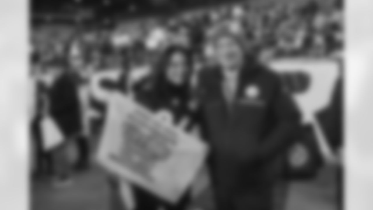 Ming-Na Wen and Pittsburgh Steelers president Art Rooney II during a regular season game between the Pittsburgh Steelers and the New England Patriots, Thursday, Dec. 7, 2023 in Pittsburgh, PA. (Karl Roser / Pittsburgh Steelers)