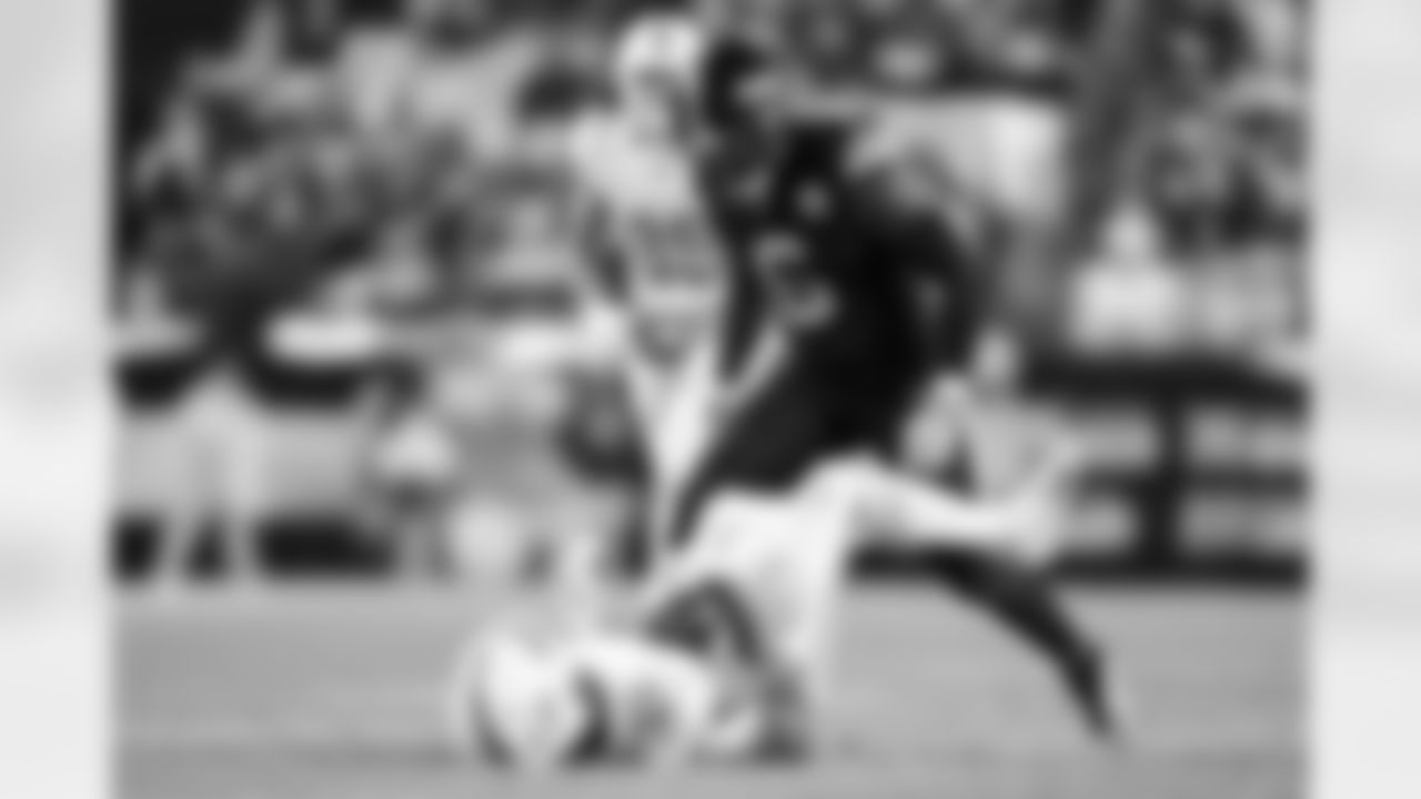 Pittsburgh Steelers linebacker Patrick Queen (6) during a regular season game between the Pittsburgh Steelers and the Miami Dolphins, Monday, Dec. 15, 2025 in Pittsburgh, PA. (Karl Roser / Pittsburgh Steelers)