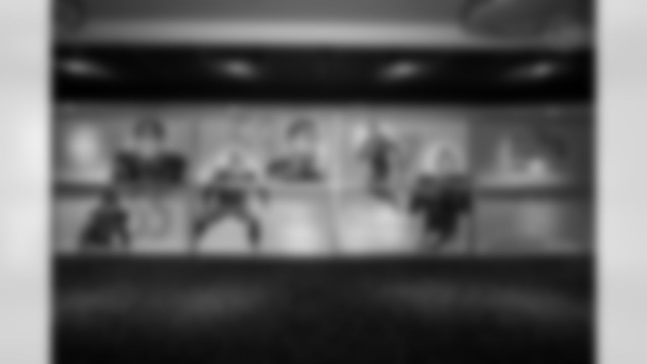 The Pittsburgh Steelers celebrate the 2025 Hall of Honor Class during the Hall of Honor Dinner Ceremony presented by U.S. Steel on Sunday, Dec. 14, 2025 in Pittsburgh, PA. (Alysa Rubin / Pittsburgh Steelers)