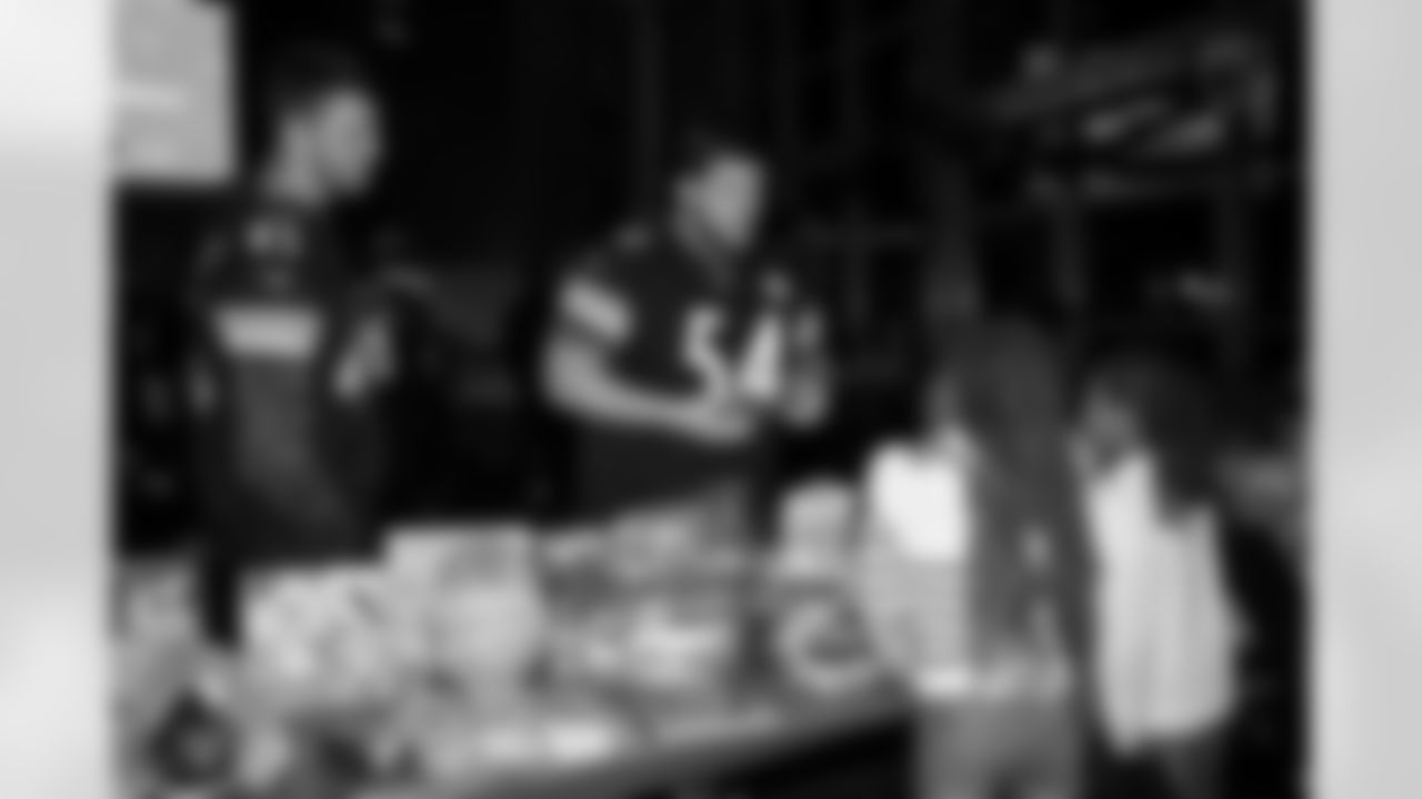 The Pittsburgh Steelers partnered with Convoy of Hope to give back to multiple community organizations in the Pittsburgh area on Tuesday, Dec. 9, 2025 in Pittsburgh, PA. (Alysa Rubin / Pittsburgh Steelers)