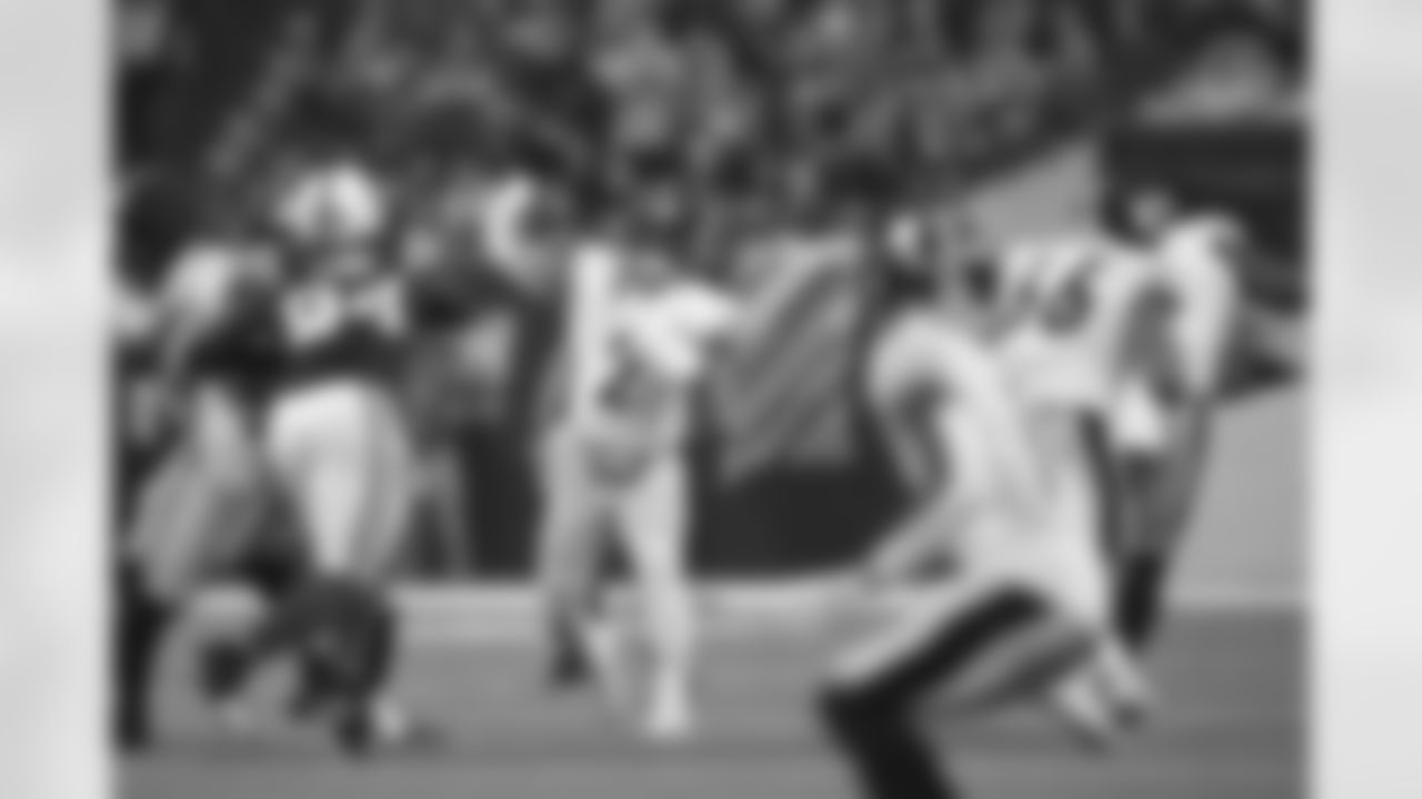 Pittsburgh Steelers quarterback Justin Fields (2) during a regular season game between the Pittsburgh Steelers and the Indianapolis Colts, Sunday, Sept. 29, 2024 in Indianapolis, IN. (Karl Roser / Pittsburgh Steelers)