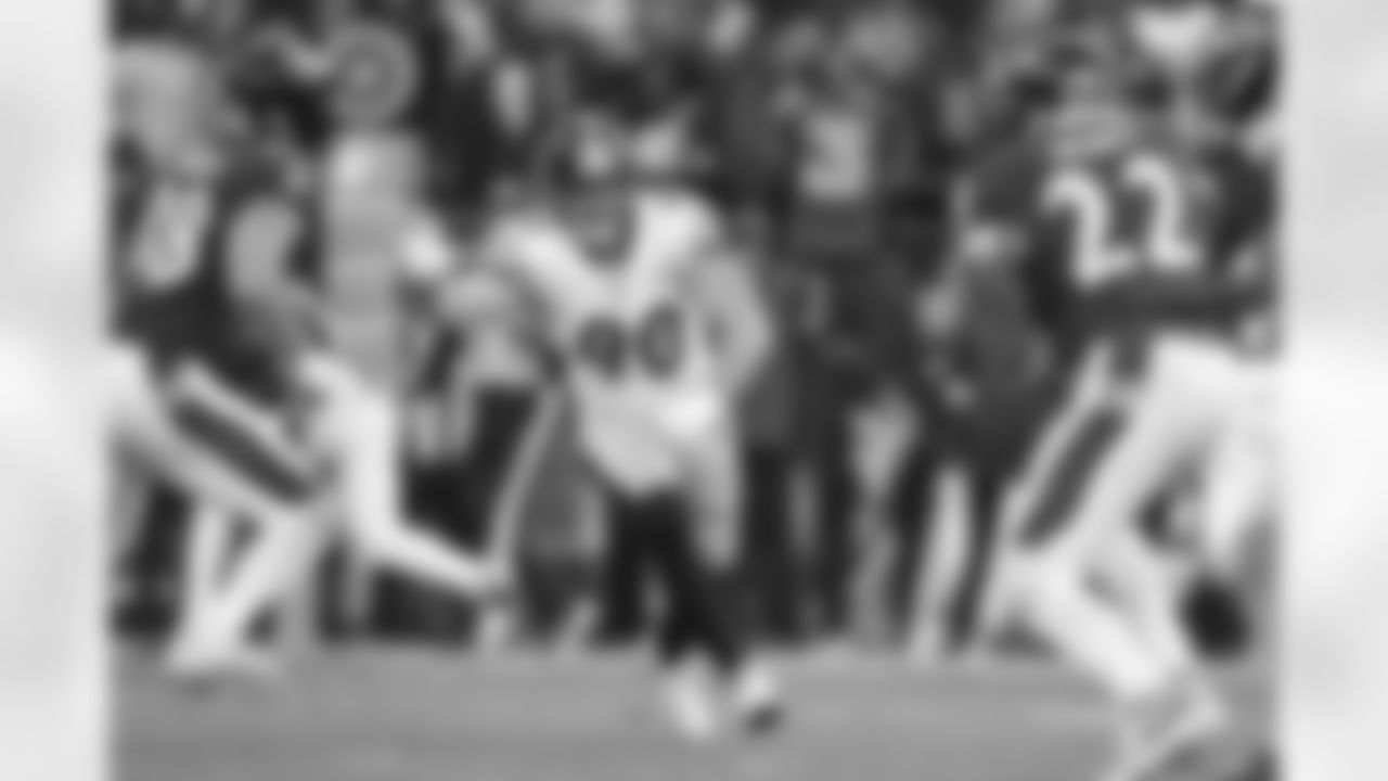 Pittsburgh Steelers linebacker T.J. Watt (90) during a regular season game between the Pittsburgh Steelers and the Baltimore Ravens, Sunday, Dec. 7, 2025 in Baltimore, MD. (Karl Roser / Pittsburgh Steelers)