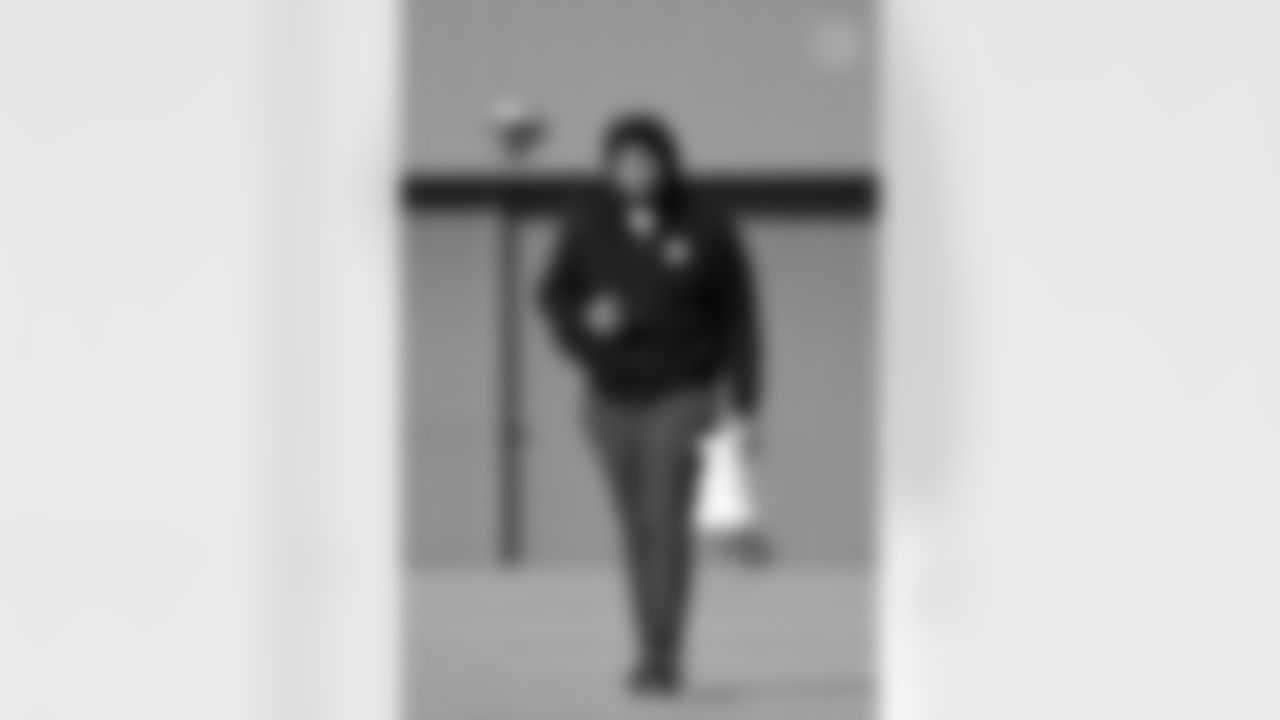 Pittsburgh Steelers defensive tackle Derrick Harmon (99) travels to Chicago on Saturday, Nov. 22, 2025 for the Week 12 regular season matchup against the Chicago Bears. (Alysa Rubin / Pittsburgh Steelers)