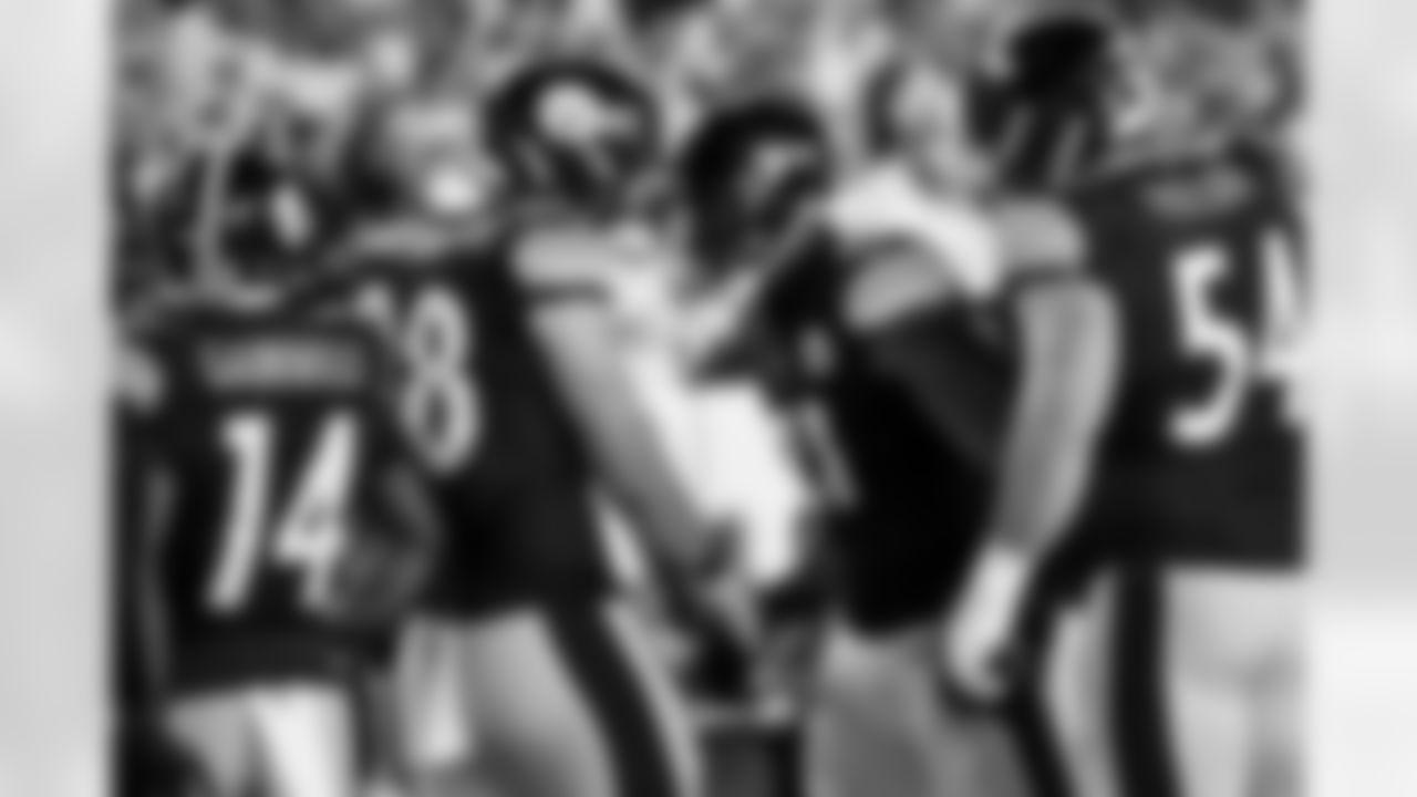 Pittsburgh Steelers tight end Jonnu Smith (81) and tight end Pat Freiermuth (88) during a regular season game between the Pittsburgh Steelers and the Cincinnati Bengals, Thursday, Oct. 16, 2025 in Cincinnati, OH. (Taylor Ollason / Pittsburgh Steelers)