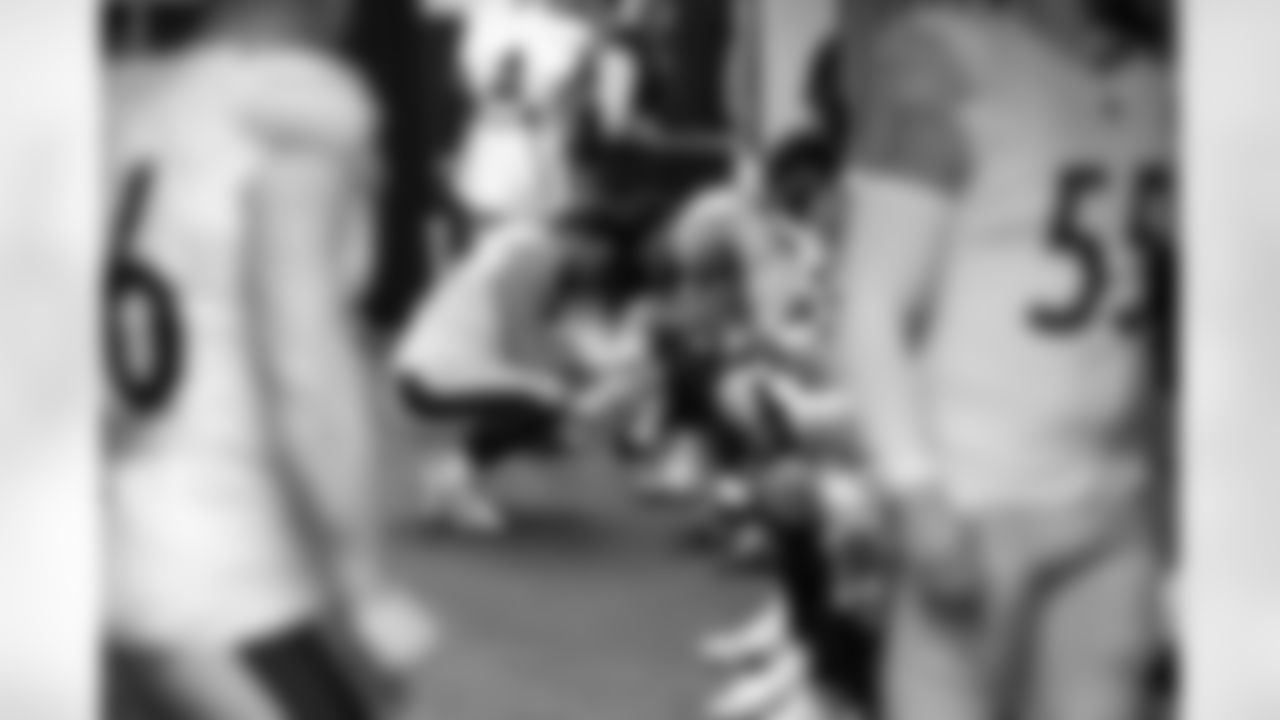 Pittsburgh Steelers defensive end Logan Lee (91) and defensive end Yahya Black (94) pray prior to a regular season game between the Pittsburgh Steelers and the Detroit Lions, Sunday, Dec. 21, 2025 in Detroit, MI. The Steelers defeated the Lions 29-24. (Karl Roser / Pittsburgh Steelers)