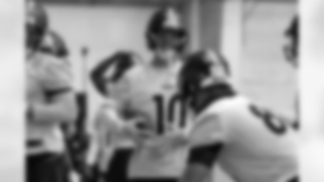 Pittsburgh Steelers wide receiver Roman Wilson (10) during practice at the UPMC Rooney Sports Complex preparing for a Week 14 matchup against the Baltimore Ravens, Thursday, Dec. 4, 2025 in Pittsburgh, PA. (Alysa Rubin / Pittsburgh Steelers)