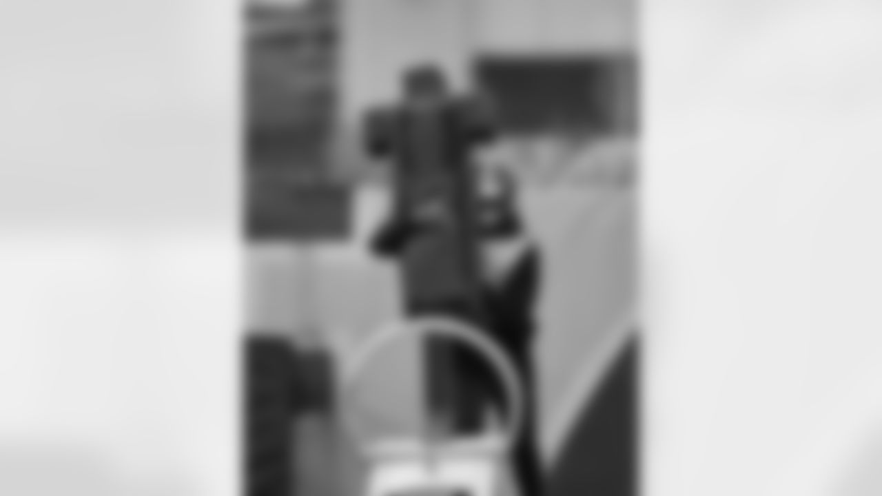 Pittsburgh Steelers linebacker Patrick Queen (6) during practice at the UPMC Rooney Sports Complex preparing for a Week 11 matchup against the Cincinnati Bengals, Wednesday, Nov. 12, 2025 in Pittsburgh, PA. (Alysa Rubin / Pittsburgh Steelers)