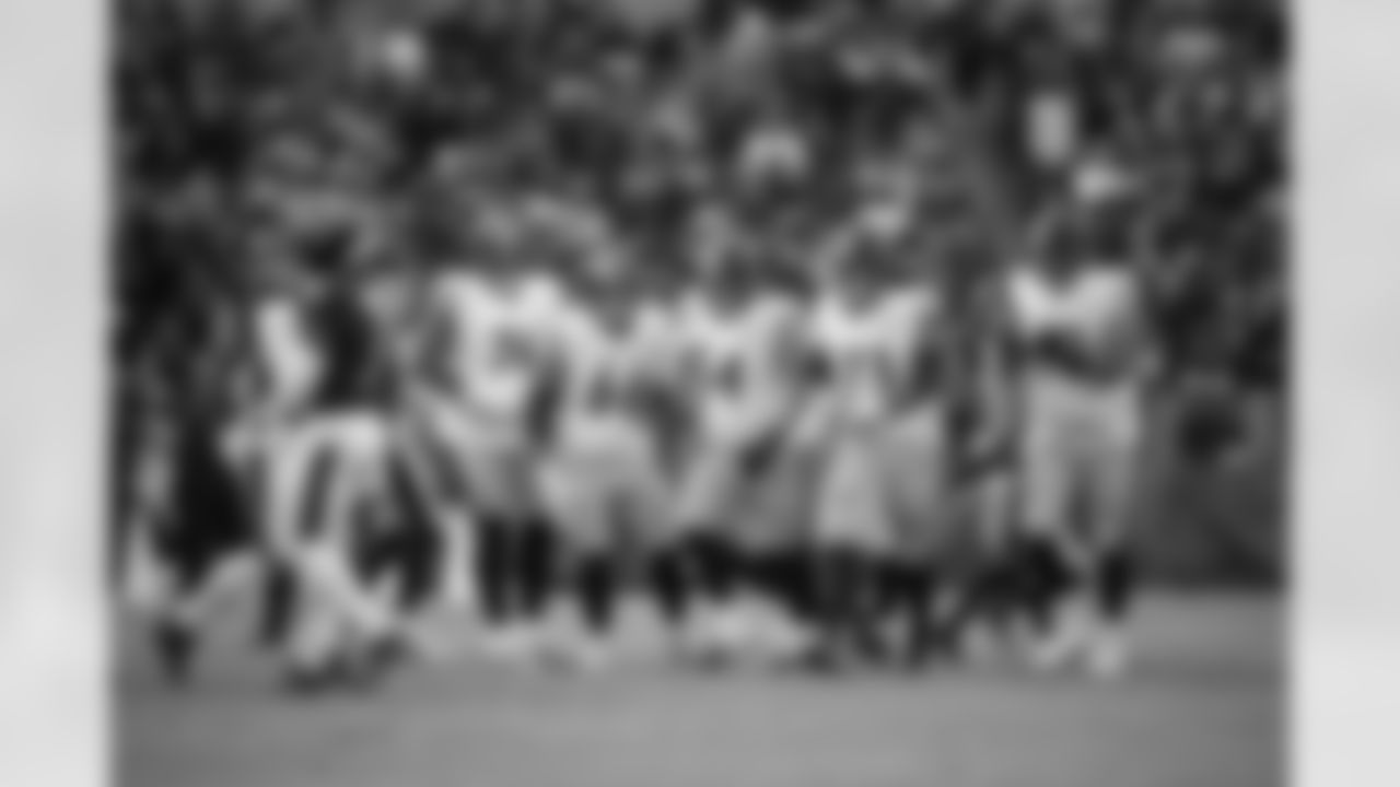 The Pittsburgh Steelers offensive line take the line of scrimmage during a regular season game between the Pittsburgh Steelers and the Baltimore Ravens, Sunday, Dec. 7, 2025 in Baltimore, MD. The Steelers defeated the Ravens 27-22. (Karl Roser / Pittsburgh Steelers)