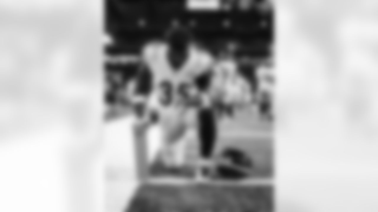Pittsburgh Steelers cornerback Kiondre Thomas (35) prior to a preseason game between the Pittsburgh Steelers and the Detroit Lions, on Saturday August 24, 2024 in Detroit, Michigan. (Alysa Rubin / Pittsburgh Steelers)