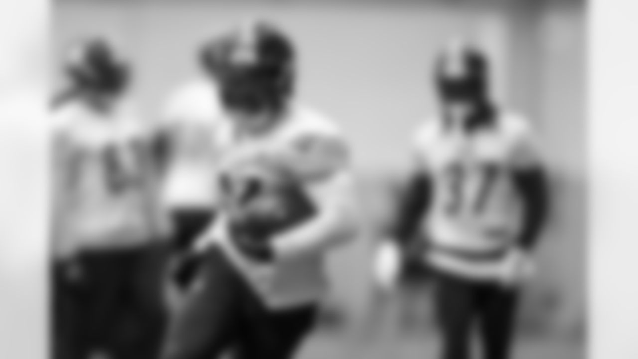 Pittsburgh Steelers running back Kenneth Gainwell (14) during practice at the UPMC Rooney Sports Complex preparing for a Week 17 matchup against the Cleveland Browns, Friday, Dec. 26, 2025 in Pittsburgh, PA. (Karl Roser / Pittsburgh Steelers)