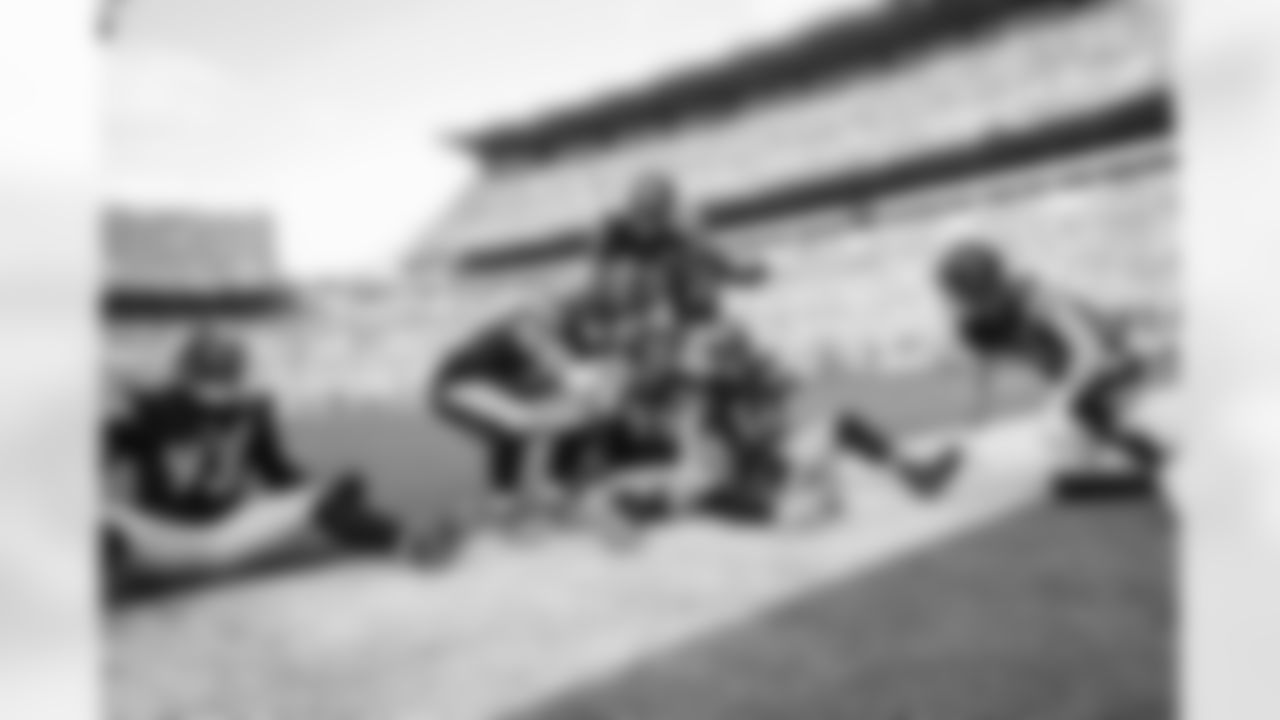 Pittsburgh Steelers linebacker Jack Sawyer (33) Pittsburgh Steelers linebacker Alex Highsmith (56) Pittsburgh Steelers linebacker Payton Wilson (41) Pittsburgh Steelers cornerback Darius Slay (23) Pittsburgh Steelers defensive tackle Keeanu Benton (95) Pittsburgh Steelers defensive tackle Esezi Otomewo (93) during a regular season game between the Pittsburgh Steelers and the Indianapolis Colts, Sunday, Nov. 2, 2025 in Pittsburgh, PA. (Taylor Ollason / Pittsburgh Steelers)