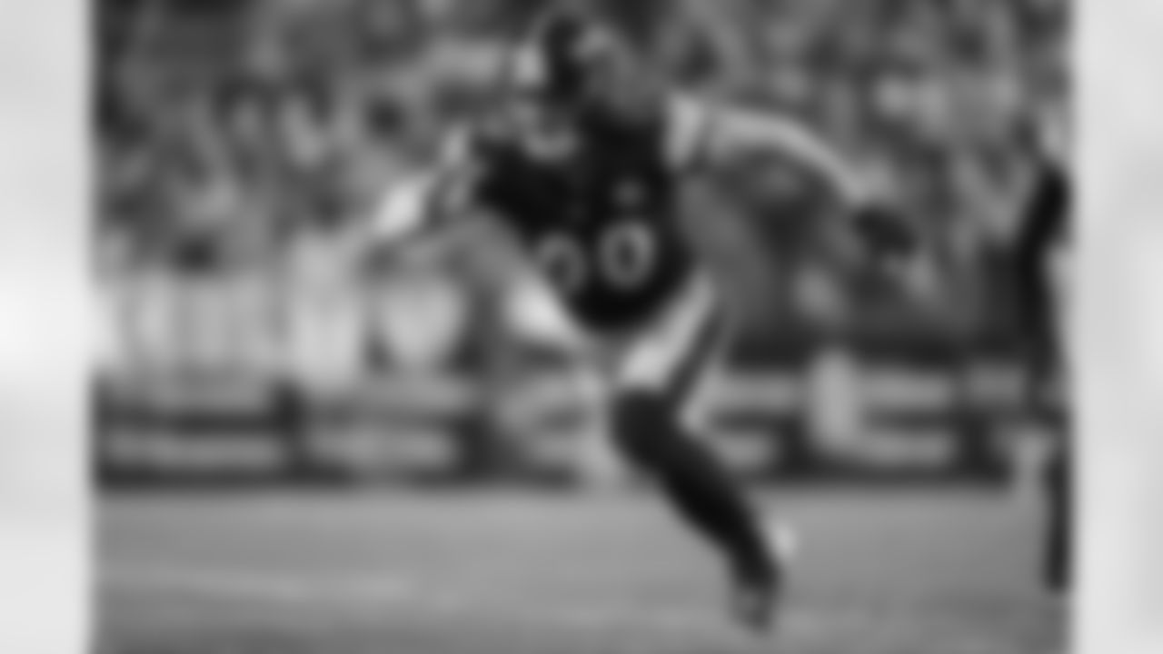 Pittsburgh Steelers linebacker T.J. Watt (90) during a regular season game between the Pittsburgh Steelers and the Baltimore Ravens, Sunday, Jan. 4, 2026 in Pittsburgh, PA.  (Karl Roser / Pittsburgh Steelers)