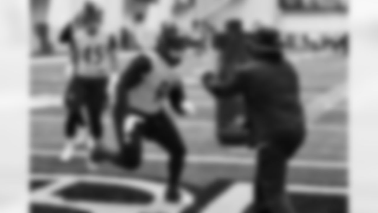 Pittsburgh Steelers defensive end DeMarvin Leal (98) during practice at the UPMC Rooney Sports Complex preparing for a Week 9 matchup against the Indianapolis Colts, Thursday, Oct. 30, 2025 in Pittsburgh, PA. (Karl Roser / Pittsburgh Steelers)