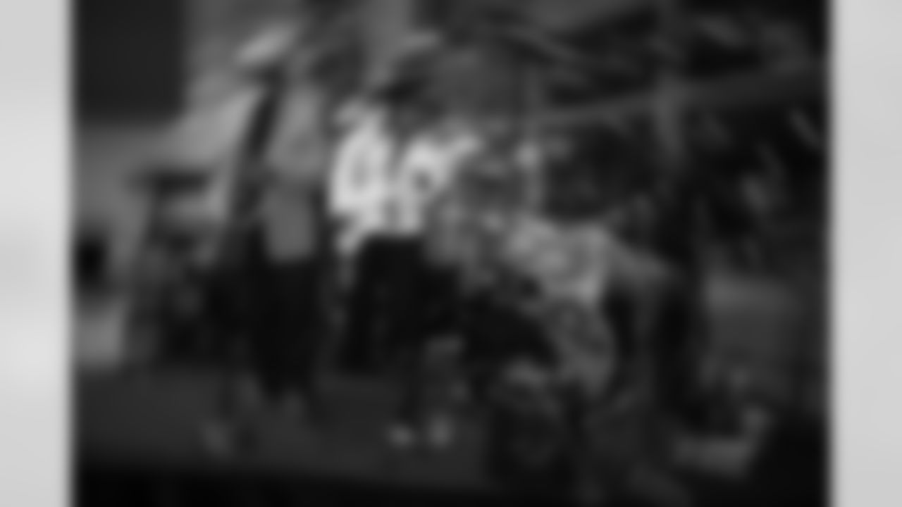 The Pittsburgh Steelers celebrate the 2025 Hall of Honor Class during the Hall of Honor Dinner Ceremony presented by U.S. Steel on Sunday, Dec. 14, 2025 in Pittsburgh, PA. (Alysa Rubin / Pittsburgh Steelers)