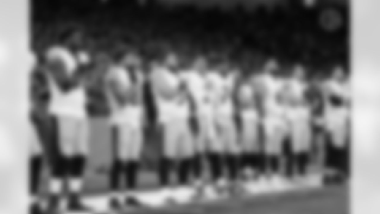 Pittsburgh Steelers tight end/fullback Connor Heyward (83), Pittsburgh Steelers center Zach Frazier (54), Pittsburgh Steelers quarterback Mason Rudolph (2) and Pittsburgh Steelers offensive lineman Spencer Anderson (74) during a regular season game between the Pittsburgh Steelers and the Detroit Lions, Sunday, Dec. 21, 2025 in Detroit, MI. (Karl Roser / Pittsburgh Steelers)