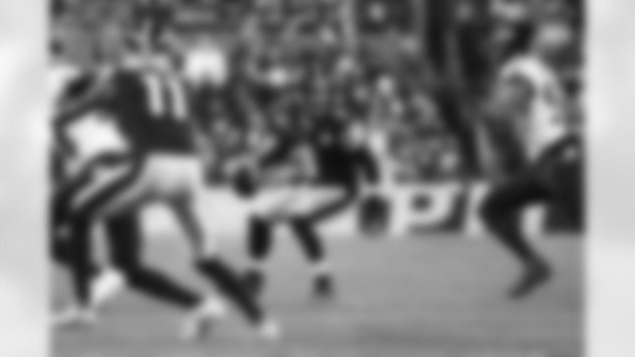 Pittsburgh Steelers quarterback Aaron Rodgers (8) during a regular season game between the Pittsburgh Steelers and the Baltimore Ravens, Sunday, Jan. 4, 2026 in Pittsburgh, PA.  (Jared Wickerham / Pittsburgh Steelers)