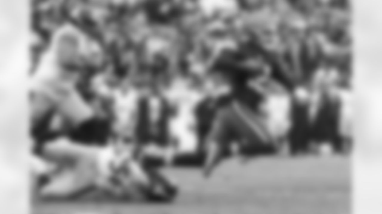 Pittsburgh Steelers linebacker Alex Highsmith (56) during a regular season game between the Pittsburgh Steelers and the Cleveland Browns, Sunday, Dec. 28, 2025 in Cleveland, OH. (Jared Wickerham / Pittsburgh Steelers)