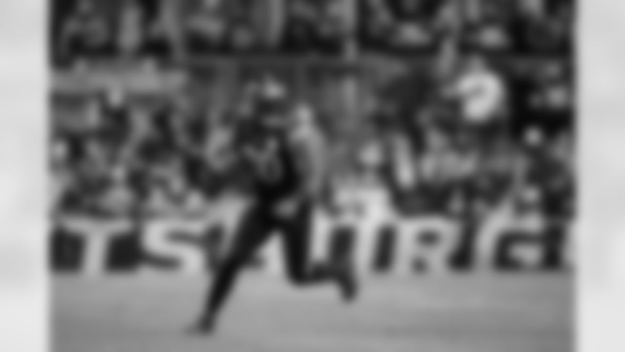 Pittsburgh Steelers tight end Darnell Washington (80) during a regular season game between the Pittsburgh Steelers and the Miami Dolphins, Monday, Dec. 15, 2025 in Pittsburgh, PA. The Steelers defeated the Dolphins 28-15. (Karl Roser / Pittsburgh Steelers)