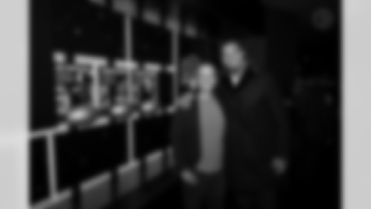 The Pittsburgh Steelers celebrate the 2025 Hall of Honor Class during the Hall of Honor Dinner Ceremony presented by U.S. Steel on Sunday, Dec. 14, 2025 in Pittsburgh, PA. (Karl Roser / Pittsburgh Steelers)