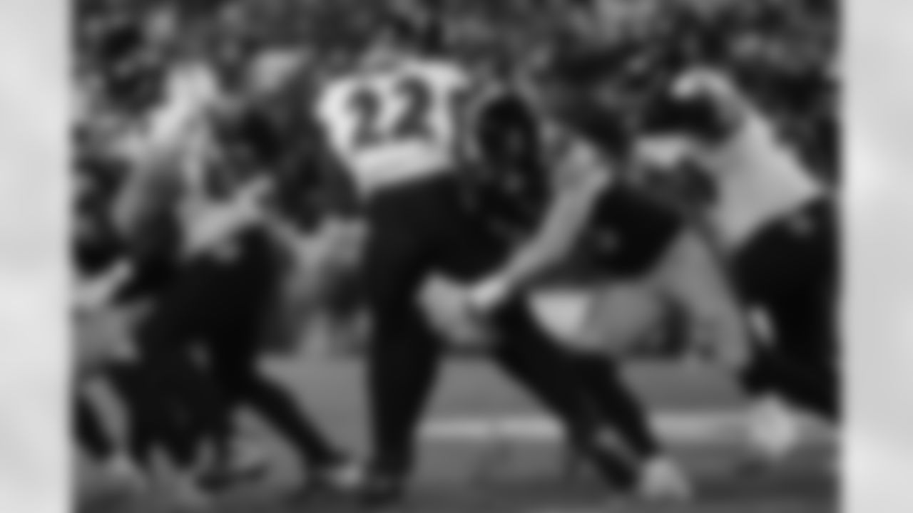 Pittsburgh Steelers linebacker Jack Sawyer (33) during a regular season game between the Pittsburgh Steelers and the Baltimore Ravens, Sunday, Jan. 4, 2026 in Pittsburgh, PA.  (Taylor Ollason / Pittsburgh Steelers)