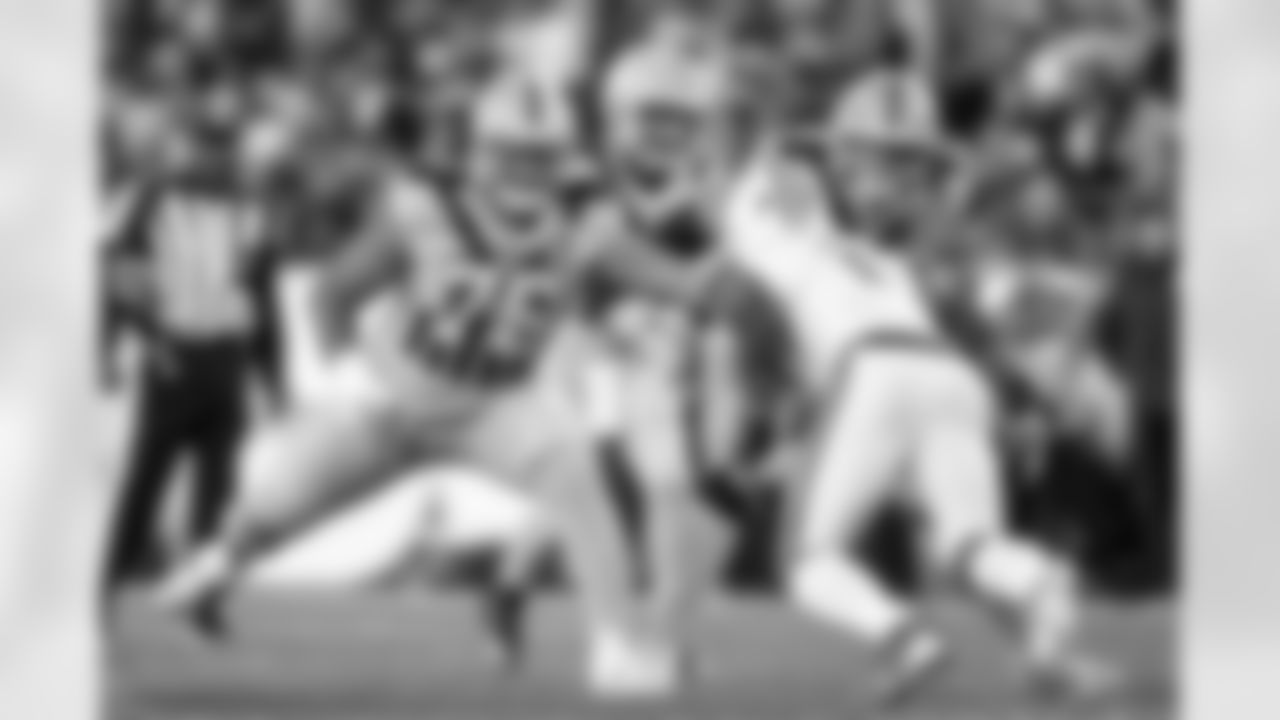 Pittsburgh Steelers offensive tackle Troy Fautanu (76) and Pittsburgh Steelers guard Mason McCormick (66) during a regular season game between the Pittsburgh Steelers and the Green Bay Packers, Sunday, Oct. 26, 2025 in Pittsburgh, PA. The Packers beat the Steelers 35-25. (Karl Roser / Pittsburgh Steelers)