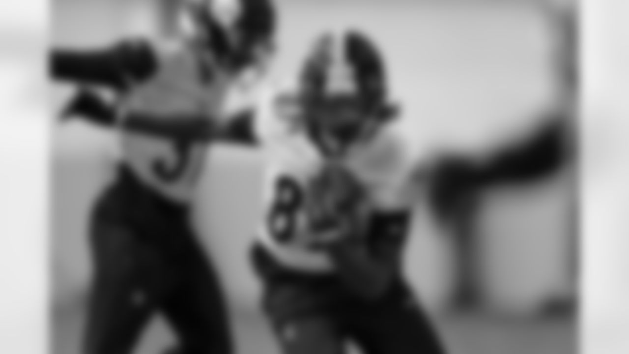 Pittsburgh Steelers wide receiver Brandon Johnson (89) during practice at the UPMC Rooney Sports Complex preparing for a Week 17 matchup against the Cleveland Browns, Friday, Dec. 26, 2025 in Pittsburgh, PA. (Karl Roser / Pittsburgh Steelers)