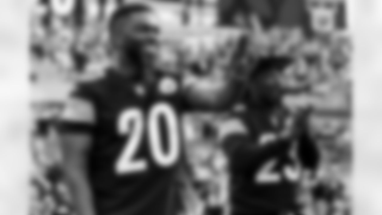 The Pittsburgh Steelers celebrated the 20th anniversary of Super Bowl XL during halftime of a regular season game between the Pittsburgh Steelers and the Indianapolis Colts, Sunday, Nov. 2, 2025 in Pittsburgh, PA. (Karl Roser / Pittsburgh Steelers)