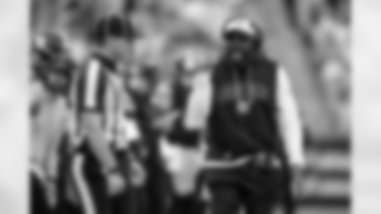 Pittsburgh Steelers head coach Mike Tomlin communicates with an official during a regular season game between the Pittsburgh Steelers and the Indianapolis Colts, Sunday, Nov. 2, 2025 in Pittsburgh, PA. The Steelers defeated the Colts 27-20. (Karl Roser / Pittsburgh Steelers)