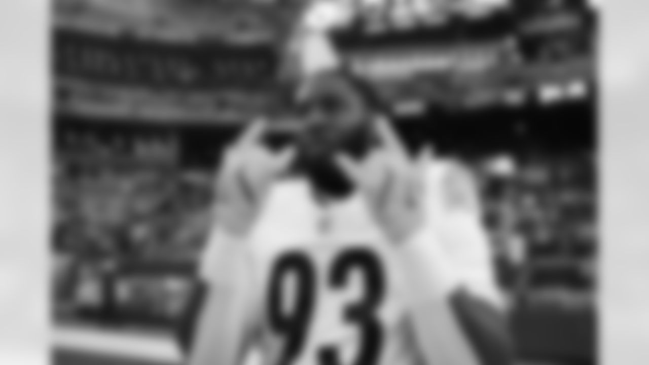 Pittsburgh Steelers defensive tackle Esezi Otomewo (93) during a regular season game between the Pittsburgh Steelers and the Cleveland Browns, Sunday, Dec. 28, 2025 in Cleveland, OH. (Alysa Rubin / Pittsburgh Steelers)