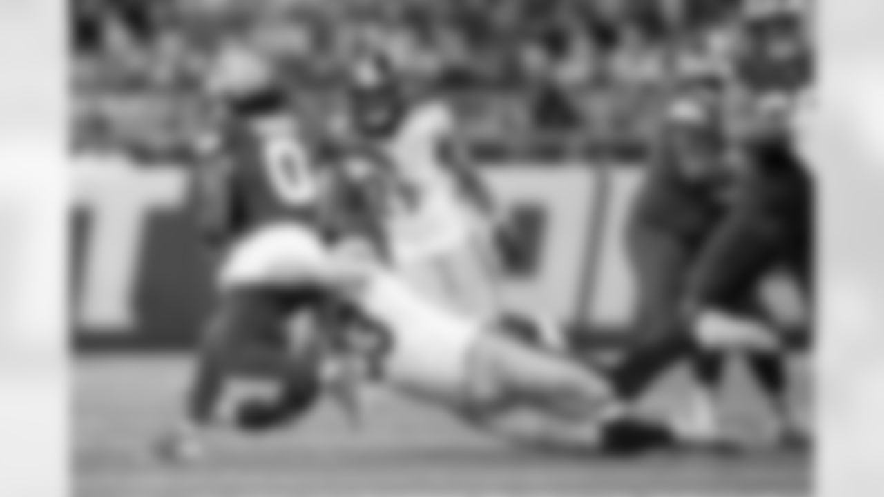 Pittsburgh Steelers linebacker Jack Sawyer (33) tackles his opponent during a regular season game between the Pittsburgh Steelers and the Detroit Lions, Sunday, Dec. 21, 2025 in Detroit, MI. The Steelers defeated the Lions 29-24. (Karl Roser / Pittsburgh Steelers)