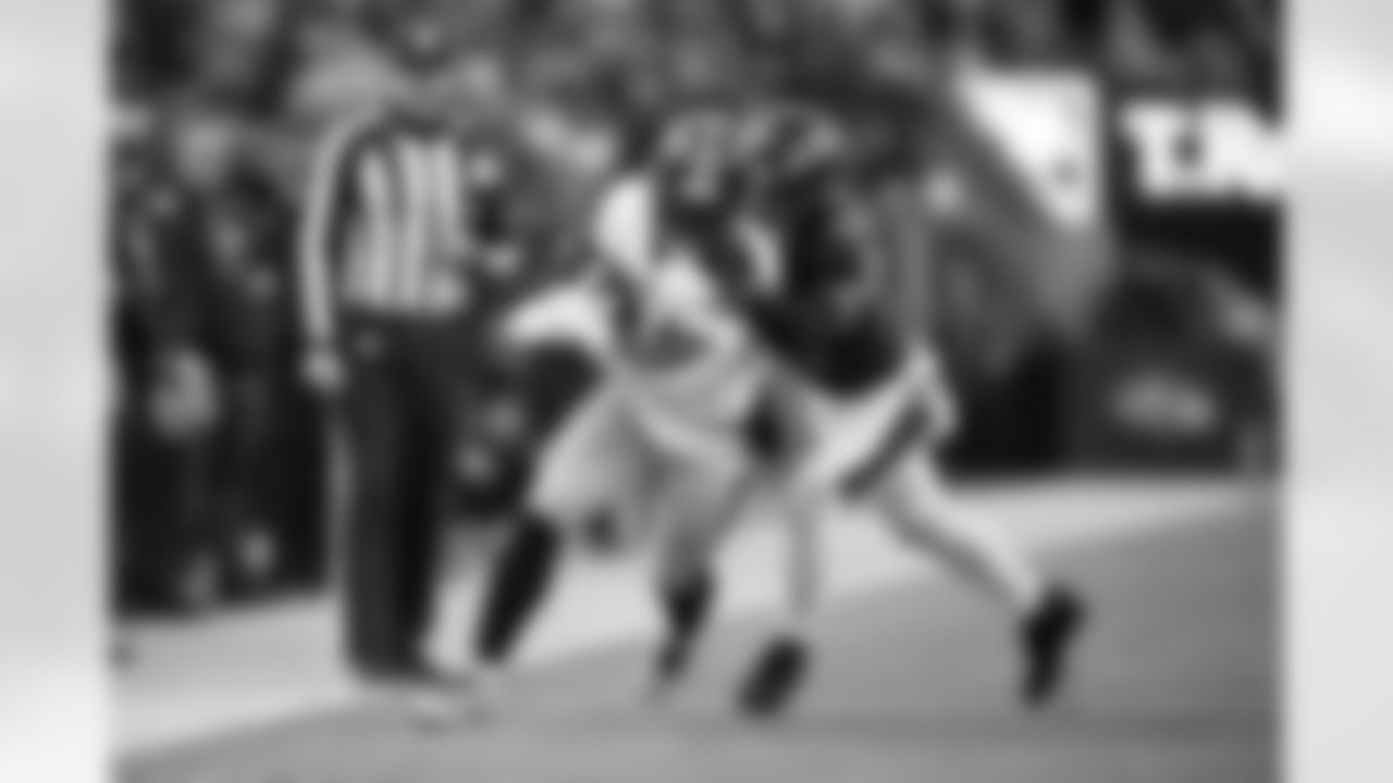 Pittsburgh Steelers running back Kenneth Gainwell (14) during a regular season game between the Pittsburgh Steelers and the Baltimore Ravens, Sunday, Dec. 7, 2025 in Baltimore, MD. The Steelers defeated the Ravens 27-22. (Karl Roser / Pittsburgh Steelers)