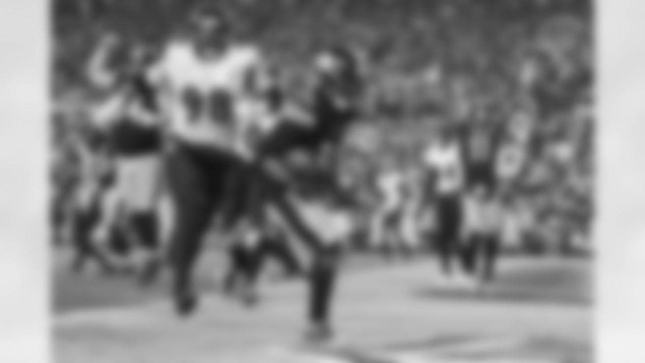 Pittsburgh Steelers running back Kenneth Gainwell (14) during a regular season game between the Pittsburgh Steelers and the Baltimore Ravens, Sunday, Jan. 4, 2026 in Pittsburgh, PA.  (Alysa Rubin / Pittsburgh Steelers)