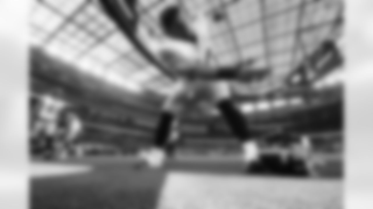 Pittsburgh Steelers center Zach Frazier (54) during a regular season game between the Pittsburgh Steelers and the Los Angeles Chargers, Sunday, Nov. 9, 2025 in Inglewood, CA. (Nick Smith / Pittsburgh Steelers)