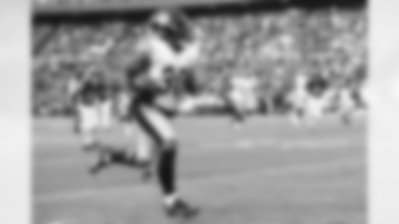 Pittsburgh Steelers running back Jaylen Warren (30) during a regular season game between the Pittsburgh Steelers and the Baltimore Ravens, Sunday, Dec. 7, 2025 in Baltimore, MD. (Jared Wickerham / Pittsburgh Steelers)